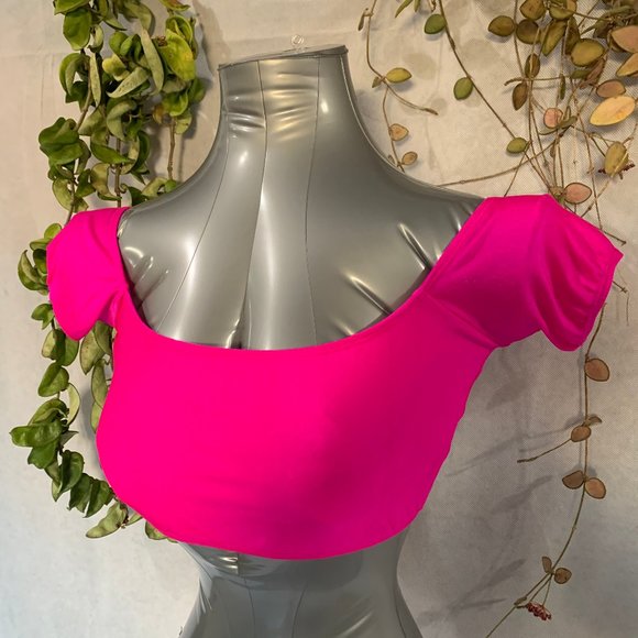 Knotted-Front Swim Crop Top  👙 - Picture 3 of 9